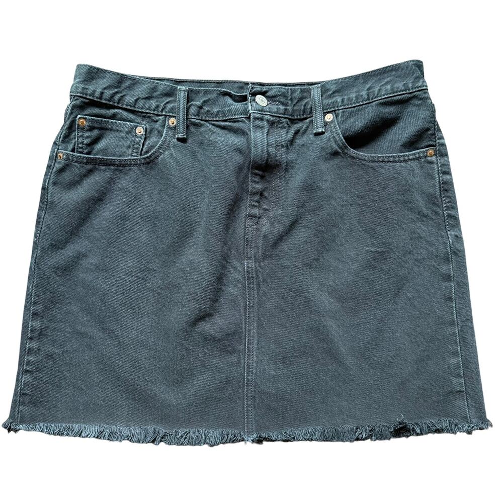 Levi’s Premium Black Denim Skirt Raw Hem Women’s 32
